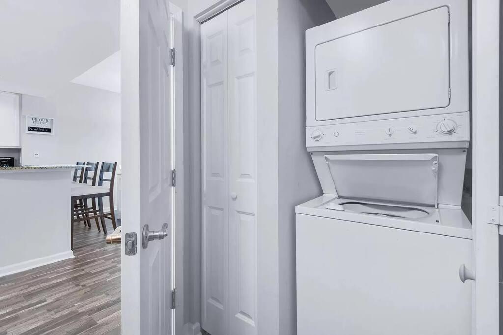 Apartment Beautiful Junior Near The Palms In *